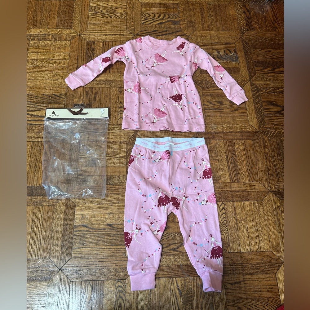Brand new Gap 6-12 months fairy pj set